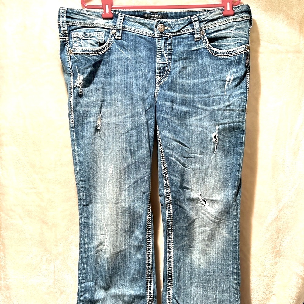 SILVER JEANS 👖 “AIKO” DISTRESSED DESTROYED RIPPED MID-BOOT JEANS Women’s 18 L31 - Picture 3 of 13